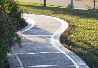 Curved sidewalk